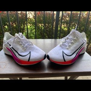 Women’s Nike Air Zoom Pegasus 37 Running shoes. Size 7.